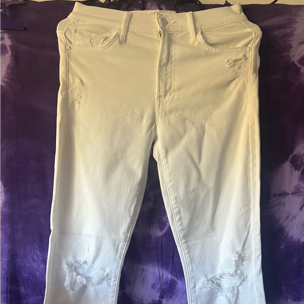 MOTHER Denim White Insider Crop Step Fray Hem
• 26• Fairest of Them All Jeans